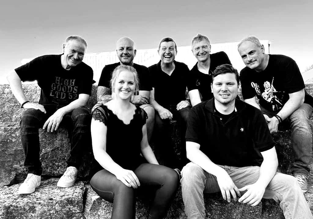Bandfoto Fooling Around